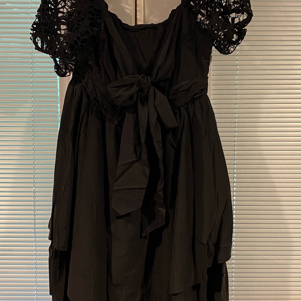 NWOT unbranded black lace sleeve mini dress. Size Large - Picture 4 of 7
